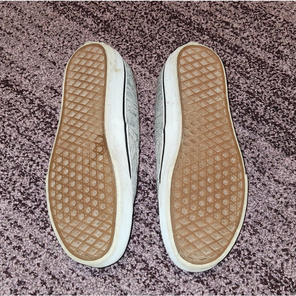Vans - Picture 3 of 5